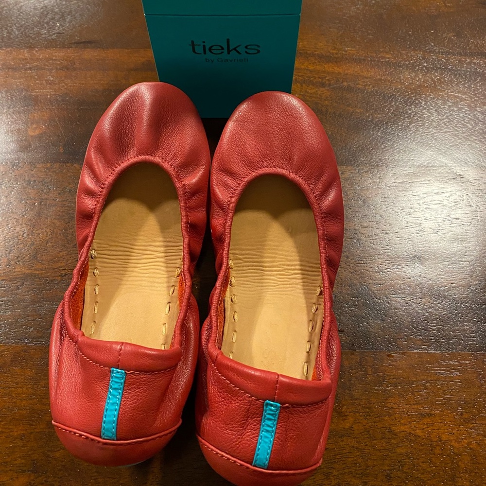 Size 8 Cardinal Tieks